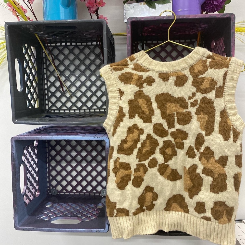Sweater Vest (in animal print)